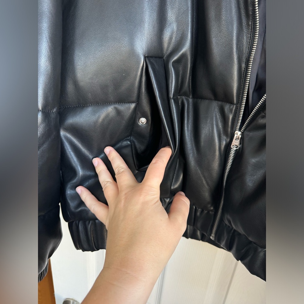 Abercrombie & Fitch Black Puffer Jacket - Picture 3 of 4